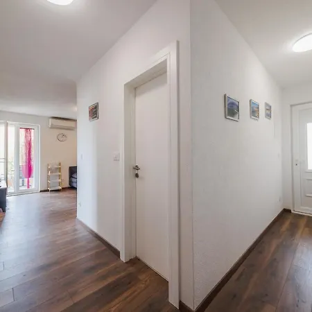 Apartman Ope * Kastela