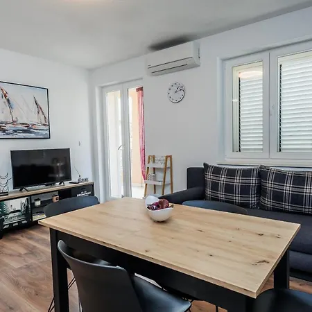 Lägenhet Apartman Ope Kaštela