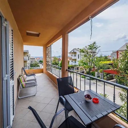 Lägenhet Apartman Ope